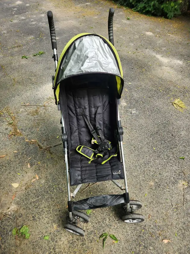 Umbrella Stroller Summer 3Dlite in Strollers, Carriers & Car Seats in Hamilton - Image 2