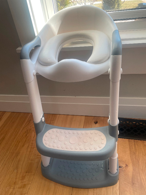 Potty training toilet seat with ladder in Bathing & Changing in Peterborough - Image 2