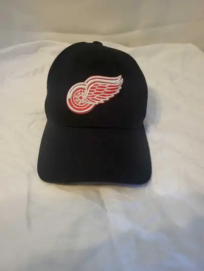 Detroit Redwings Reebok hat brand new , View more