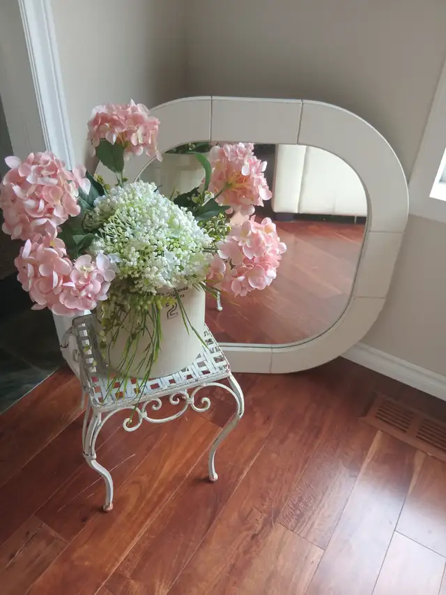 Large Wooden Shabby Chic Mirror in Home Décor & Accents in Calgary - Image 4