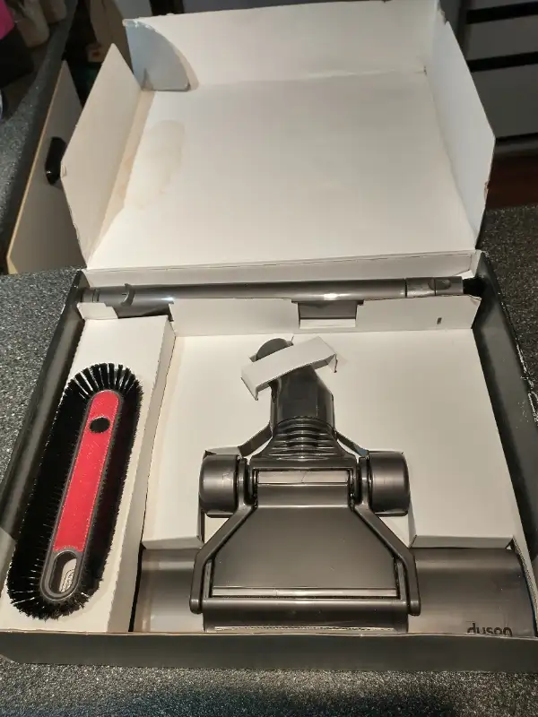 BN Dyson vacuum attachment tools set. in Vacuums in Oakville / Halton Region - Image 2