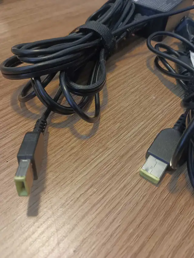 Two Lenovo Thinkpad 45W 90W ORIGINAL adapter power cord in Laptop Accessories in Mississauga / Peel Region - Image 3