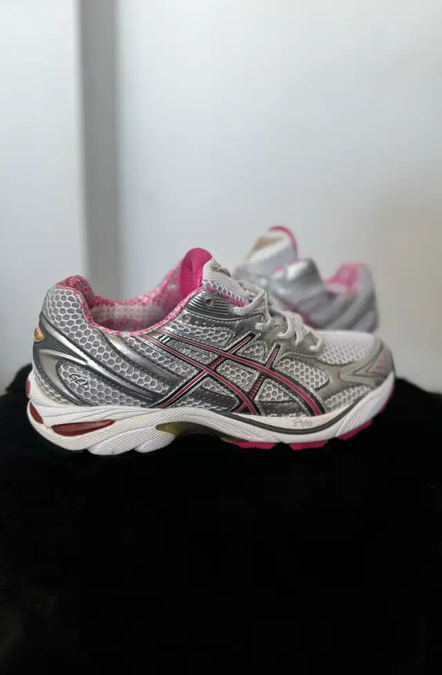 Asics GT-2160 in Women's - Shoes in City of Toronto - Image 2