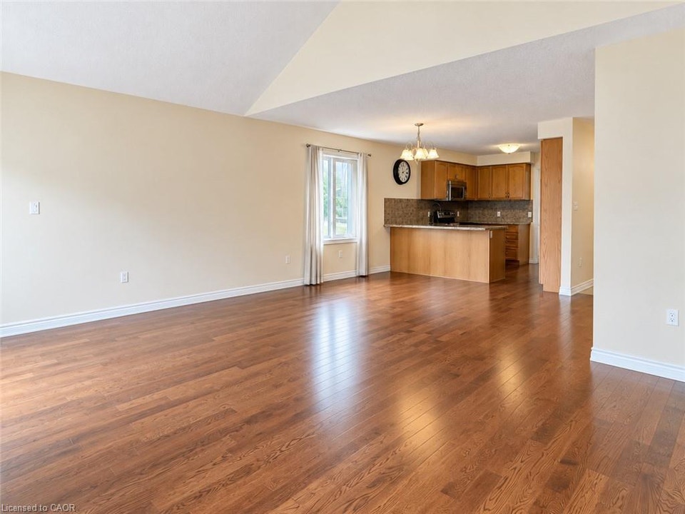 81 BELLAGIO Avenue, Hamilton, Ontario, L0R 1P0 4