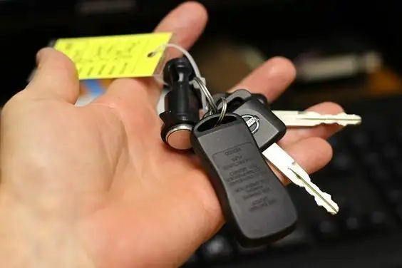 Automotive Locksmith  - Remotes & Key Fob Programming - Car Keys in Other Parts & Accessories in Mississauga / Peel Region - Image 5