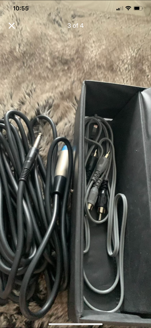 Dynamic microphone with a genius box  and attachments in Other in Mississauga / Peel Region - Image 4