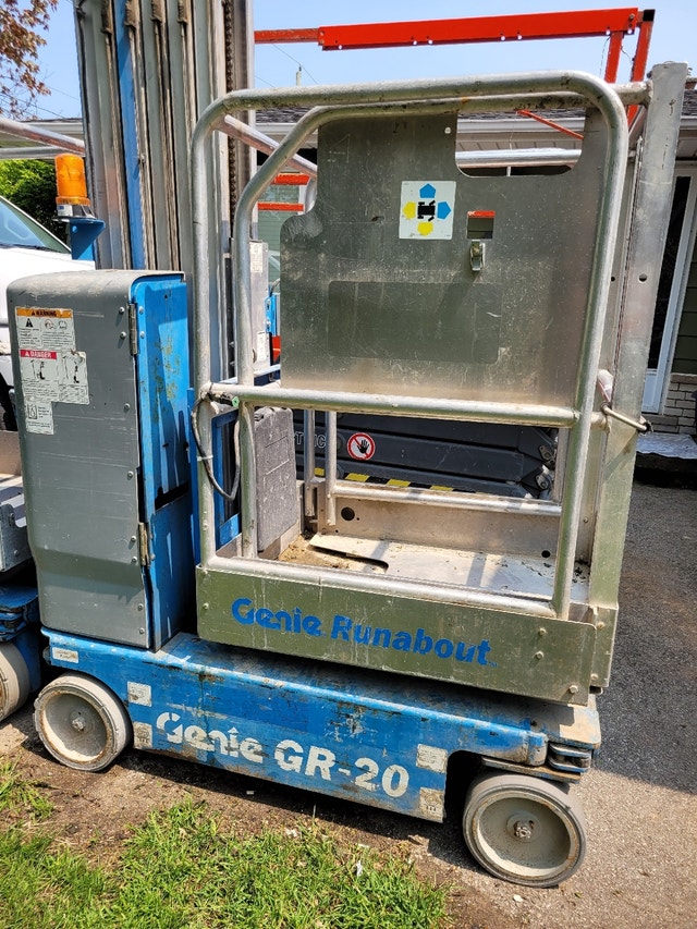 Genie GR20 Single Man Lift Heavy Equipment Hamilton Kijiji