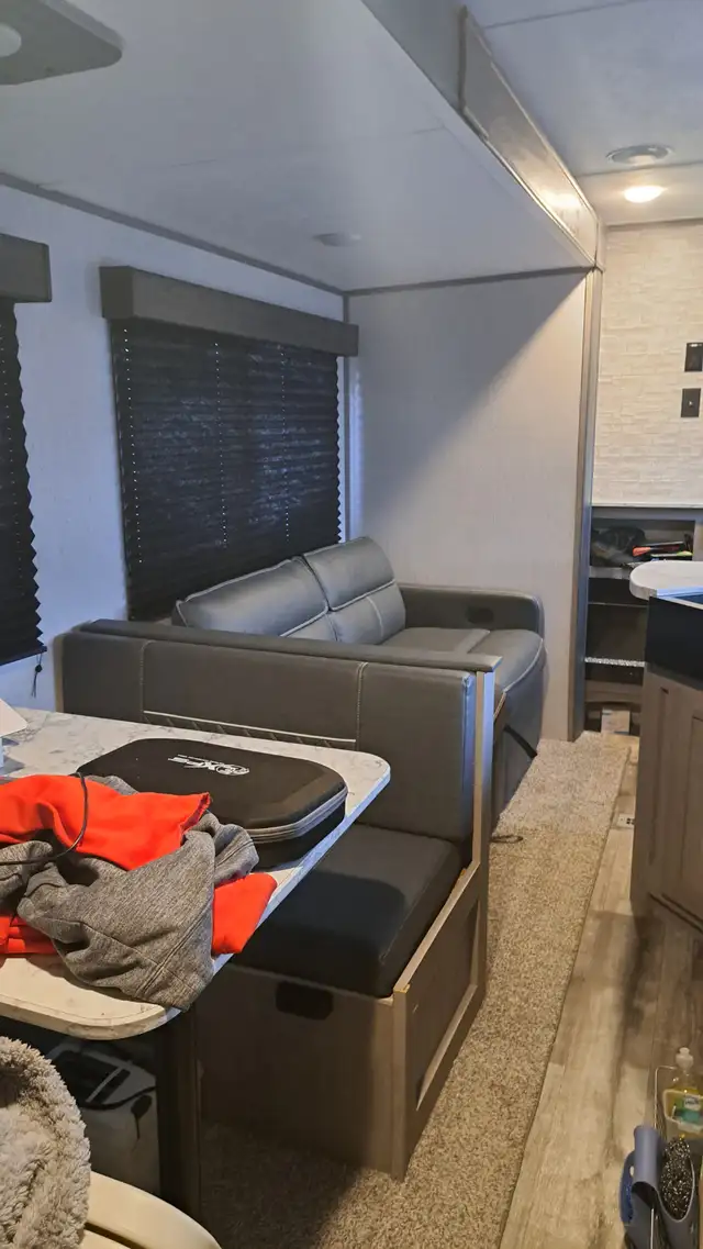 2022 Dutchmen Coleman Lantern 263BH in Travel Trailers & Campers in Regina - Image 4