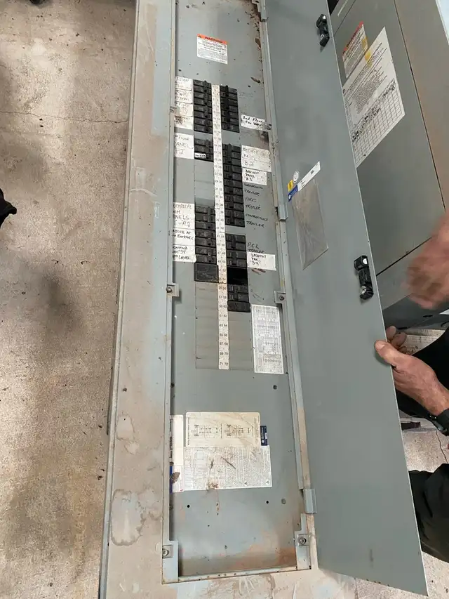 GE A Series 3 panel board in Electrical in Summerside - Image 2