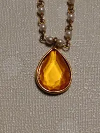 Amber Necklace with pearl chain
