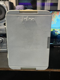 Igloo electric cooler/ mini fridge 