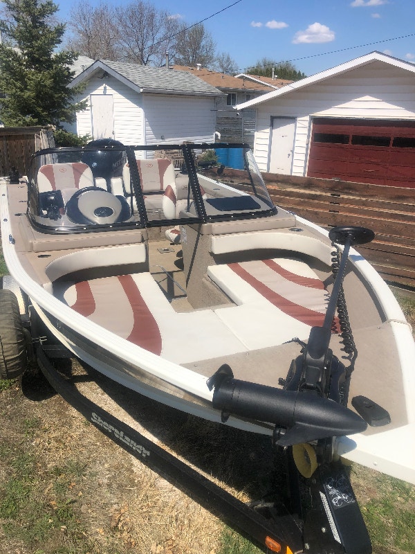 18.5’ Smokercraft Ultima 150 mercury boat Powerboats & Motorboats