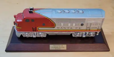 Vintage 1992 Model of the 1948 Santa Fe F3 Diesel Engine Train with wooden display base, produced by...