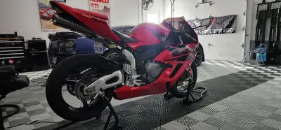 Mint condition 2005 CBR1000RR. Tires new with, only 1,000km on them. Brakes bled recently, oil chang...