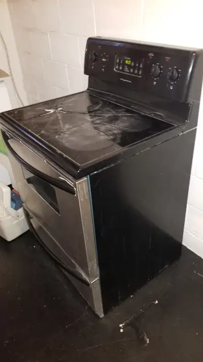FRIDGIDAIRE 30 INCH ELECTRIC STOVE FOR PARTS, View more