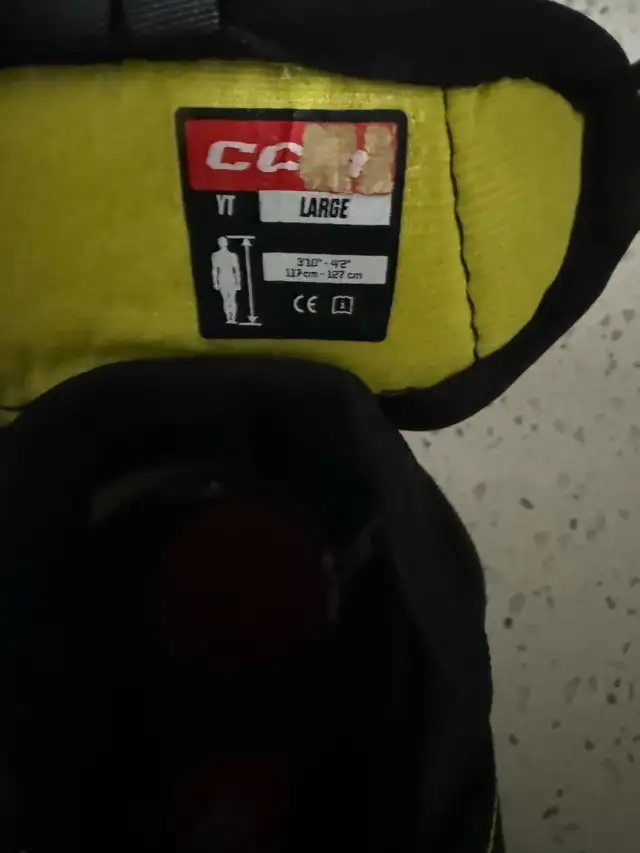 CCM youth large ASV Pro hockey elbow pads  in Hockey in Red Deer - Image 4