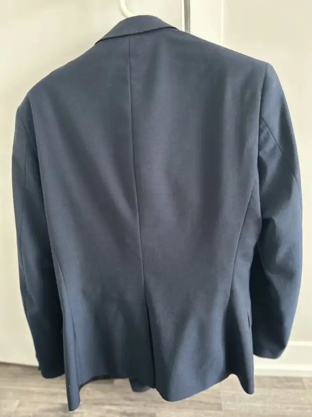 Men’s H & M navy blue suit, Size 38R, Skinny fit in Men's in City of Toronto - Image 10