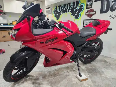 Great starter bike. Mint running condition Fork seals done Alberta registered Fresh oil change. OBO