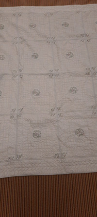 2-Piece quilt set with pillow shams