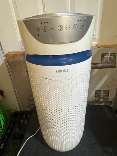 Breathe easier with this Homedics air purifier, perfect for improving your indoor air quality! This...