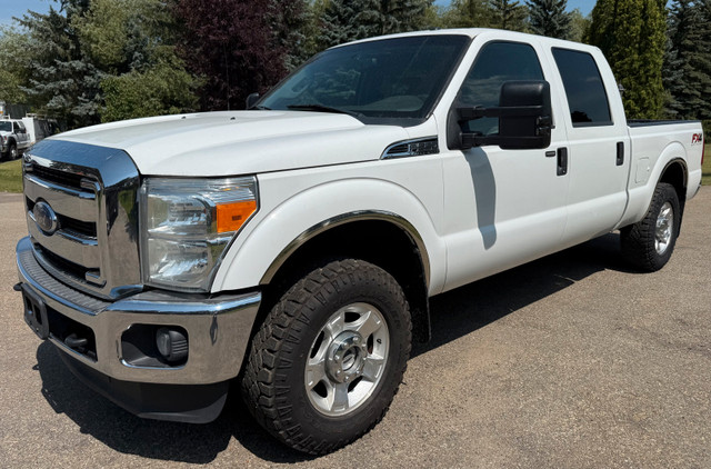2015 FORD F250 XLT CREW CAB PWR SEAT/BACKUP CAMERA in Cars & Trucks in Edmonton