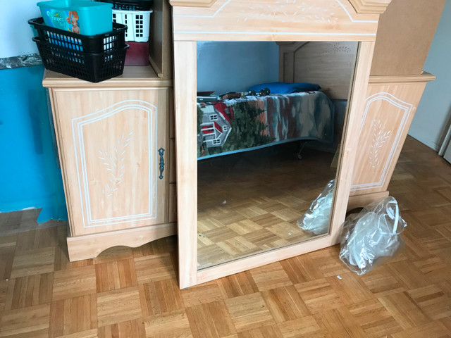 Meubles de chambre dans Commodes et armoires  à Ville de Montréal - Image 2