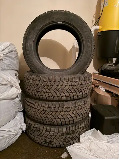 Michelin X-ICE SNOW Winter Tires – 225/60R18 – Excellent Condition Premium Michelin X-ICE SNOW winte...