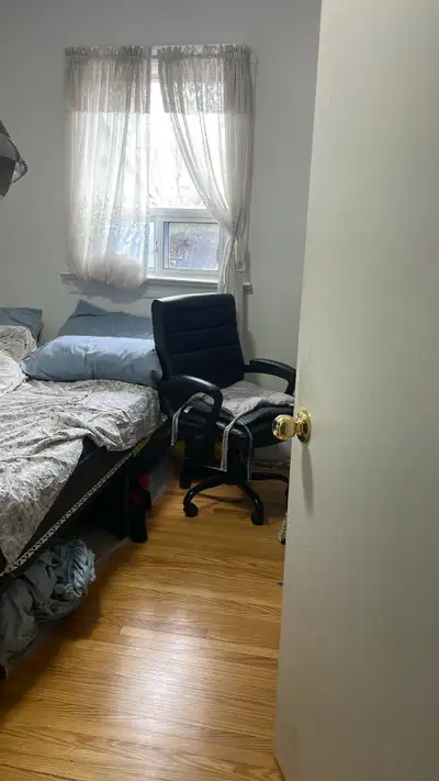 This house have 3 bedroom and 2.5washroom Affordable price Nearest intersection is Steele's Ave and...