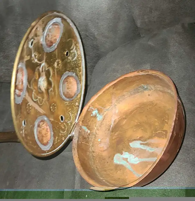 Antique brass, copper and wood bed warmer. in Arts & Collectibles in London - Image 3