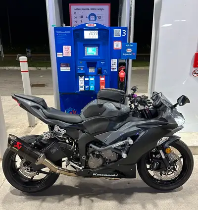 Original owner 6000km $14,500 Long list of mods with reciepts - serious inquiries-