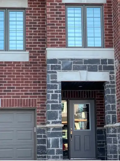 Available is a DECENT size single room at the most sought after Doon South, Kitchener. Great for Stu...