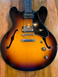 Gibson ES-335 Studio Semi-Hollow Electric Guitar with case