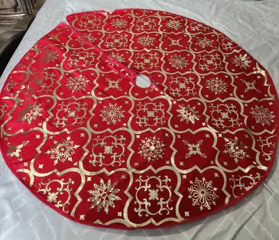 Christmas skirt size (48)inch new never used $20, View more