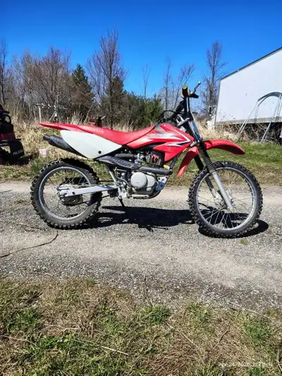 2008 CRF 100 5 speed clutch is manual. Mint shape. Ready to go. Serious inquiries only!