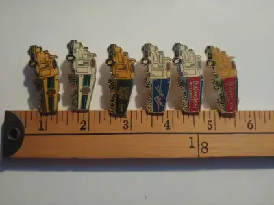 8 pin pins epinglette camion truck trucker employee labatt 50 budweiser beer bud labatt bleu blue +...
