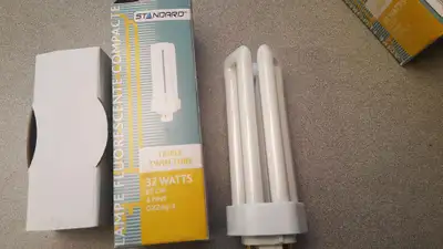 1 FLUORESCENT COMPACT 4 BROCHES GX24Q-3 32 WATTS NEUF NEW 50859, View more