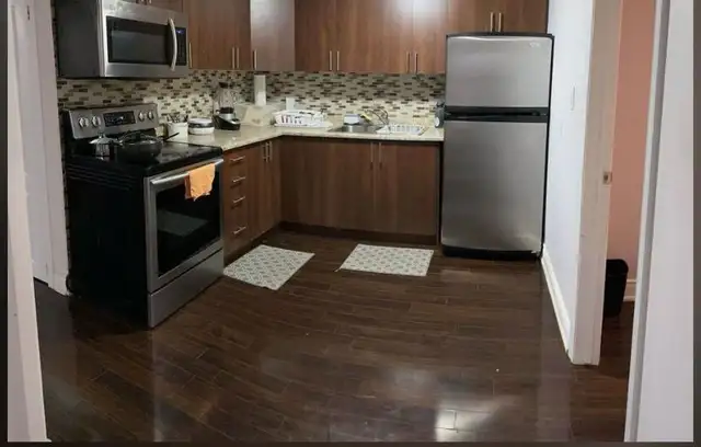 Basement Room for rent in sharing for Girl in Room Rentals & Roommates in Mississauga / Peel Region - Image 3