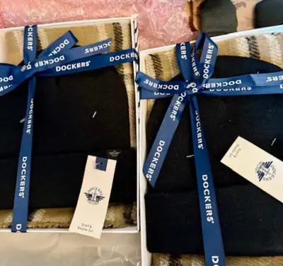 Dockers Toque BNIB GIFT SET$25 retail$55 plus tax, View more