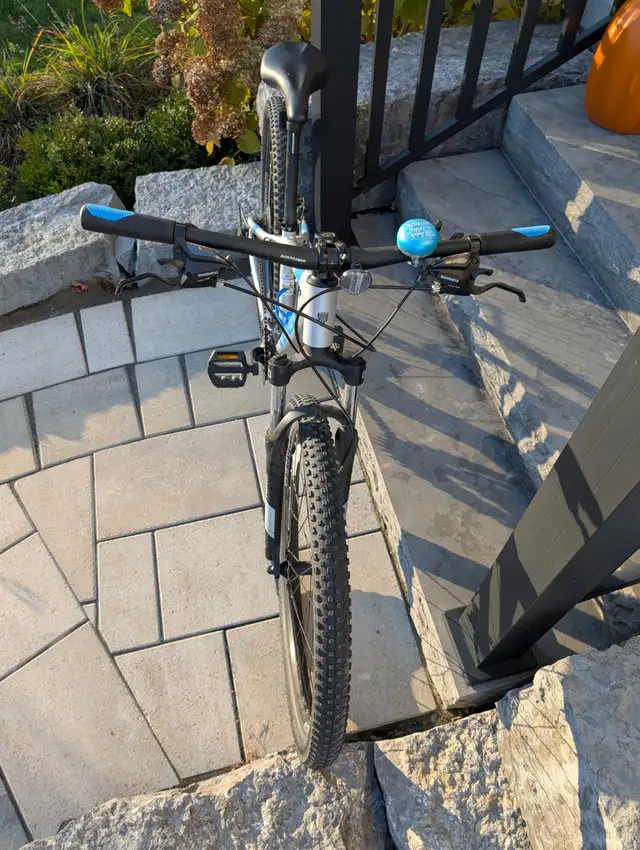 TREK Marlin 4 mountain bike in Mountain in Kitchener / Waterloo - Image 9