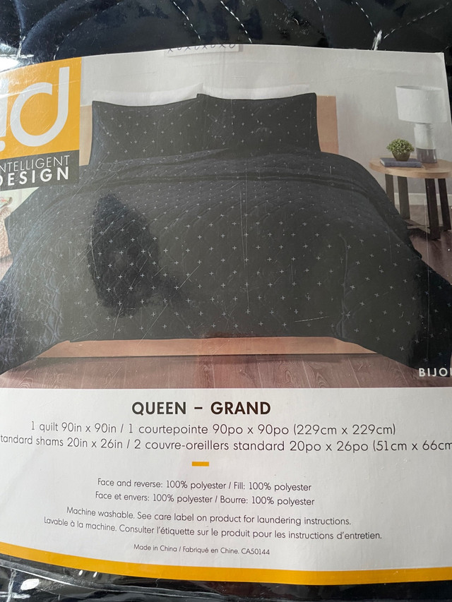 Couvre lit queen Linen Chest velour bleu dans Literie  à Ville de Montréal