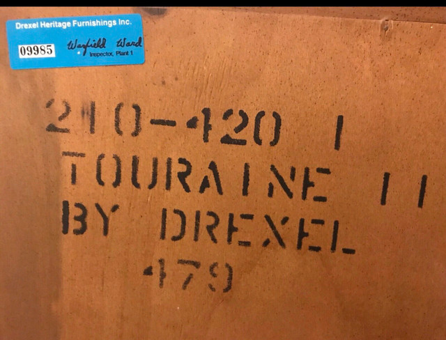 DREXEL Touraine antique armoire in Arts & Collectibles in Oakville / Halton Region - Image 3
