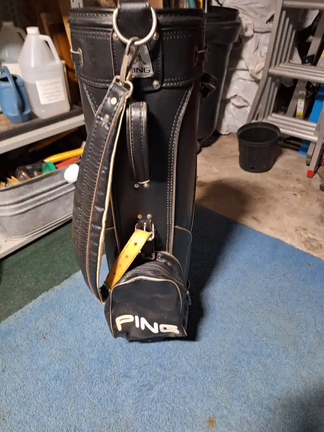 PING Vintage leather golf bag in Golf in Ottawa - Image 5