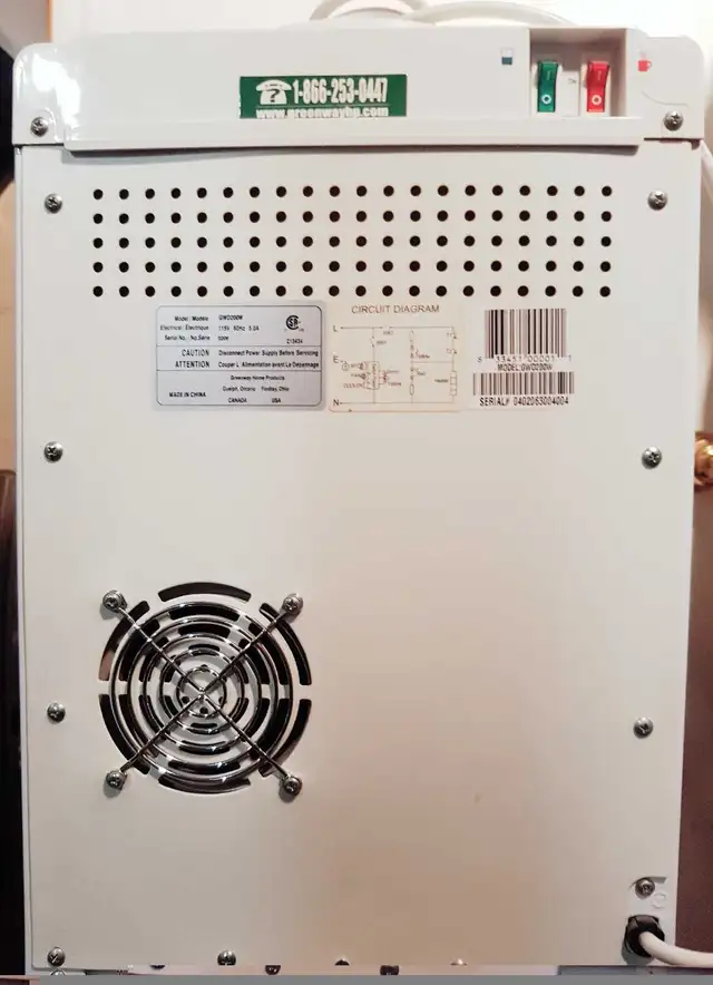 Hot and Cold water dispenser in Refrigerators in Kitchener / Waterloo - Image 6