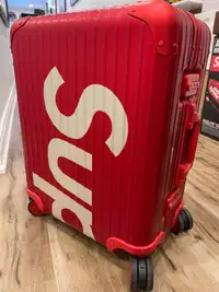 Supreme  Red luggage case 