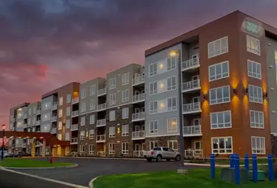 Rent: $1920/ month ( 2 bedrooms ) $1850/month ( 1bedroom) Available: January 1st ,2026 ✨ Beautiful &...