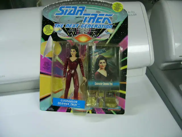 STAR TREK The Next Generation  6 inch figures new in package in Toys & Games in Kitchener / Waterloo - Image 4