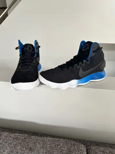 Nike Hyperdunk ‘Black Blue Jay’, View more