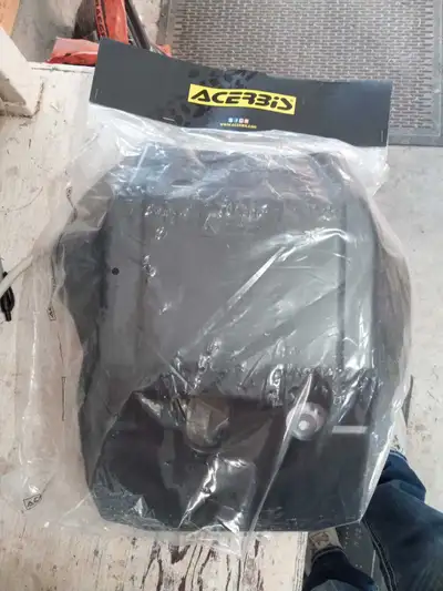 Skid plate fits Honda 300L and 250L. Purchased skid plate before bike arrived. Now have different bi...