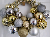 12" gold and silver colours Christmas wreath, new 
