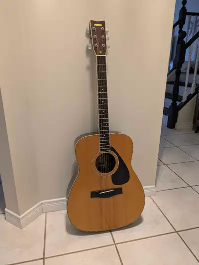 Vintage Yamaha acoustic guitar, View more